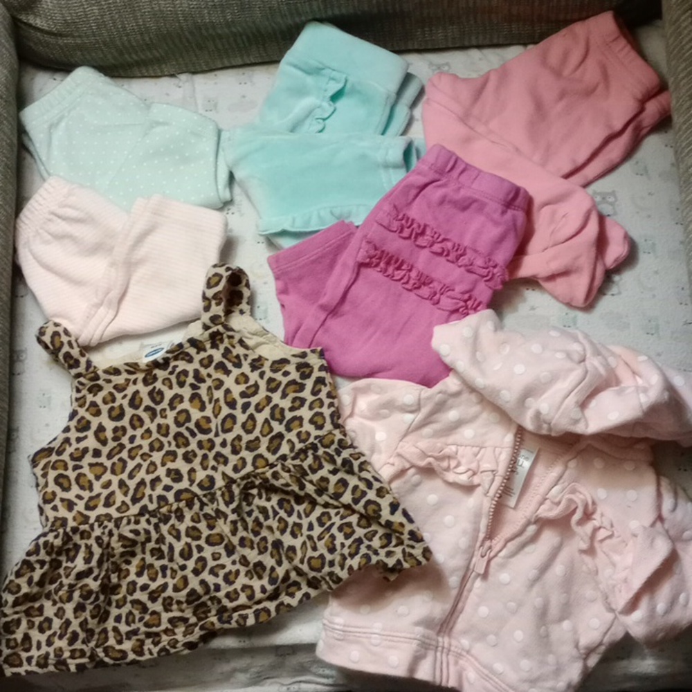 SEVEN PIECE NEWBORN/0-3MO BUNDLE